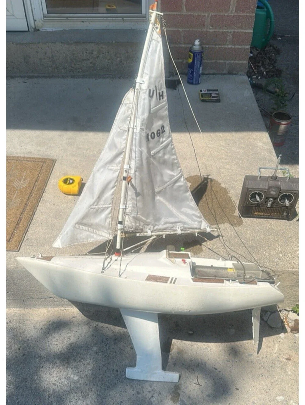 Thunder Tiger Victoria RC Sailboat Yacht 5556 AMYA Class RACER - TESTED WORKING